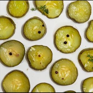 Meet your Posher, Emmylou